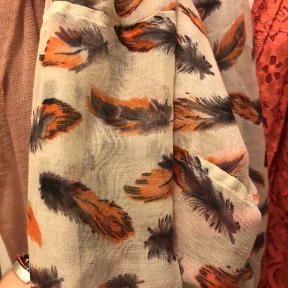 5 Scarf Bundle - Picture 5 of 7